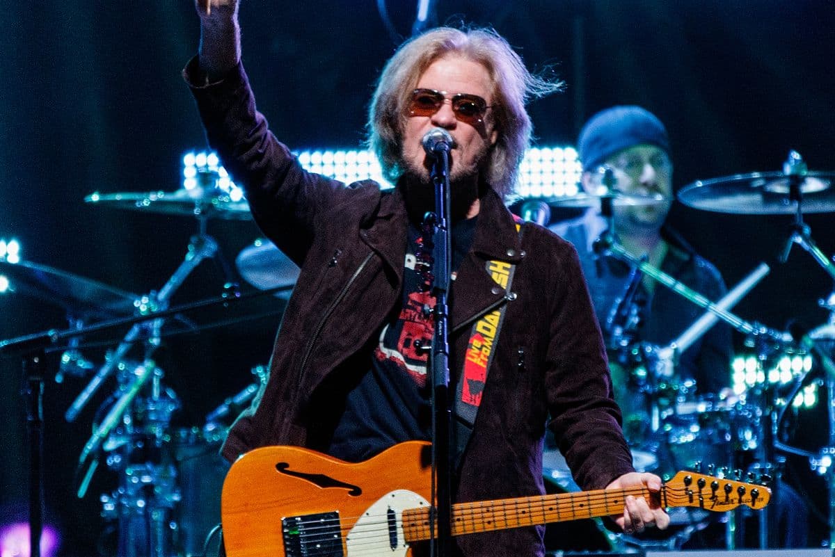 Hall & Oates star Daryl Hall reveals kidney transplant in health update to fans — 1 of 3