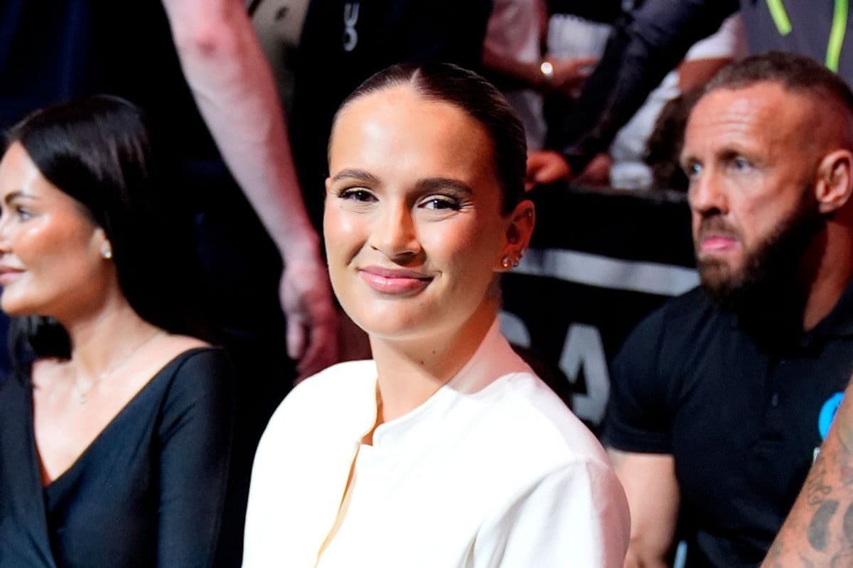 Molly Mae Hague reveals secrets of boxing look 'spanx, a giant pad and lots of prayers' — 1 of 4