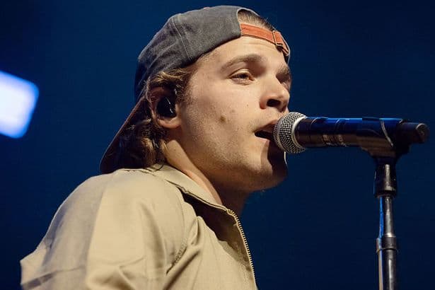 Music star Max McNown reveals leap from Starbucks shifts to sell-out tours