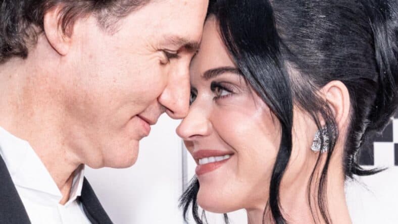 Katy Perry’s Hot And Heavy Picnic Photos With Justin Trudeau ‘Should Come With A Warning’ — 1 of 2