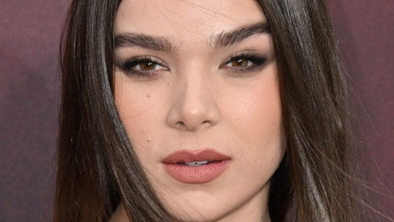 Hailee Steinfeld Reveals Baby Daughter’s Name In Emotional Letter — 1 of 7