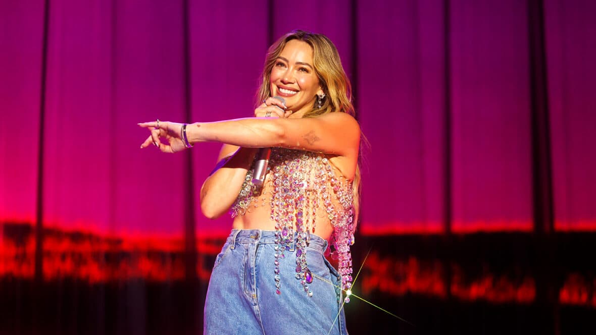 Hilary Duff Fan Reviews VIP Soundcheck Experience at ‘Lucky Me’ Tour, Reveals What to Expect