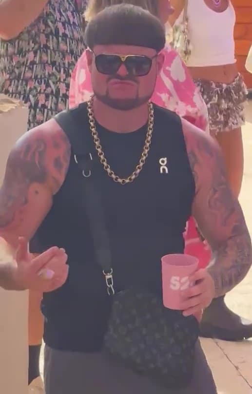 Ibiza Final Boss confirms SPLIT from girlfriend amid reunion rumours as viral fame ends romance — 1 of 8